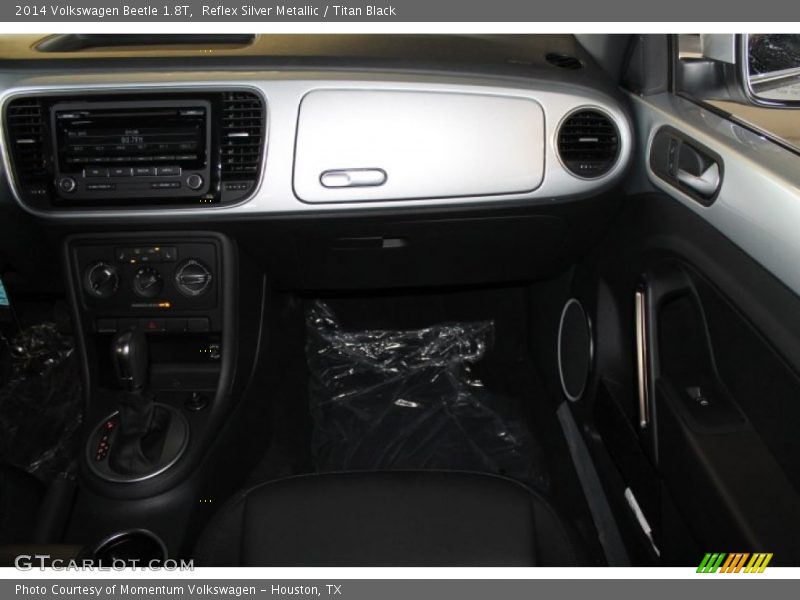Reflex Silver Metallic / Titan Black 2014 Volkswagen Beetle 1.8T