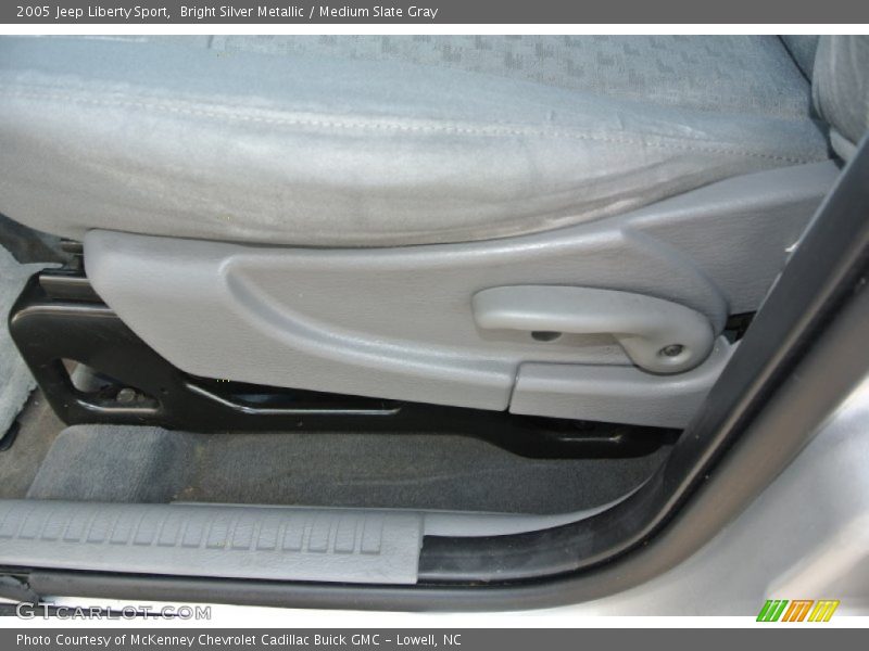 Bright Silver Metallic / Medium Slate Gray 2005 Jeep Liberty Sport