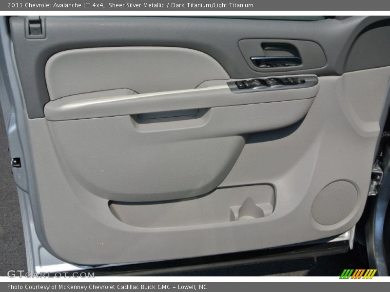 Sheer Silver Metallic / Dark Titanium/Light Titanium 2011 Chevrolet Avalanche LT 4x4