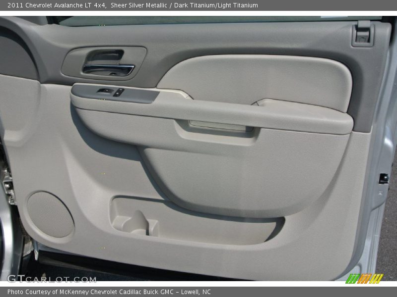 Sheer Silver Metallic / Dark Titanium/Light Titanium 2011 Chevrolet Avalanche LT 4x4