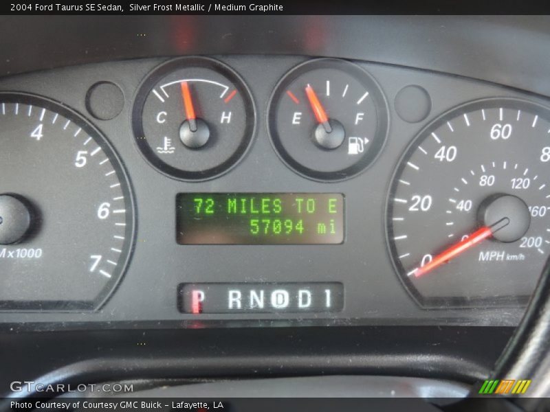 Silver Frost Metallic / Medium Graphite 2004 Ford Taurus SE Sedan