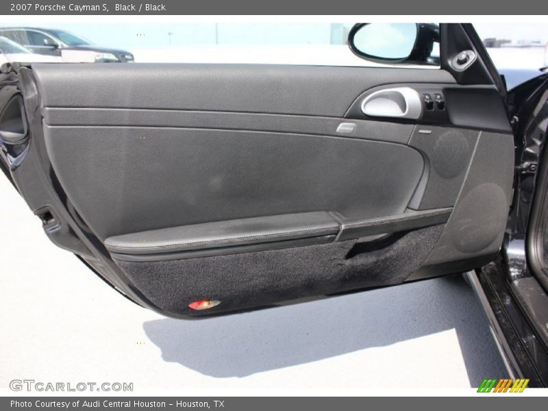 Door Panel of 2007 Cayman S