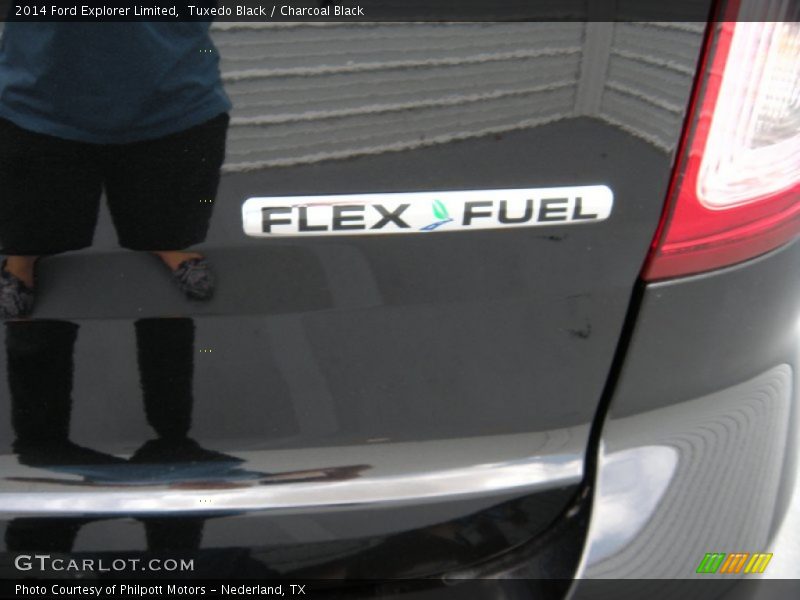 Tuxedo Black / Charcoal Black 2014 Ford Explorer Limited