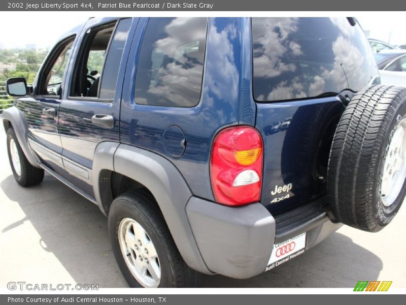 Patriot Blue Pearlcoat / Dark Slate Gray 2002 Jeep Liberty Sport 4x4
