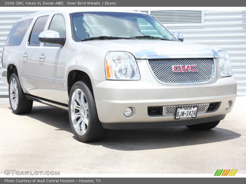 Silver Birch Metallic / Ebony 2009 GMC Yukon XL Denali AWD