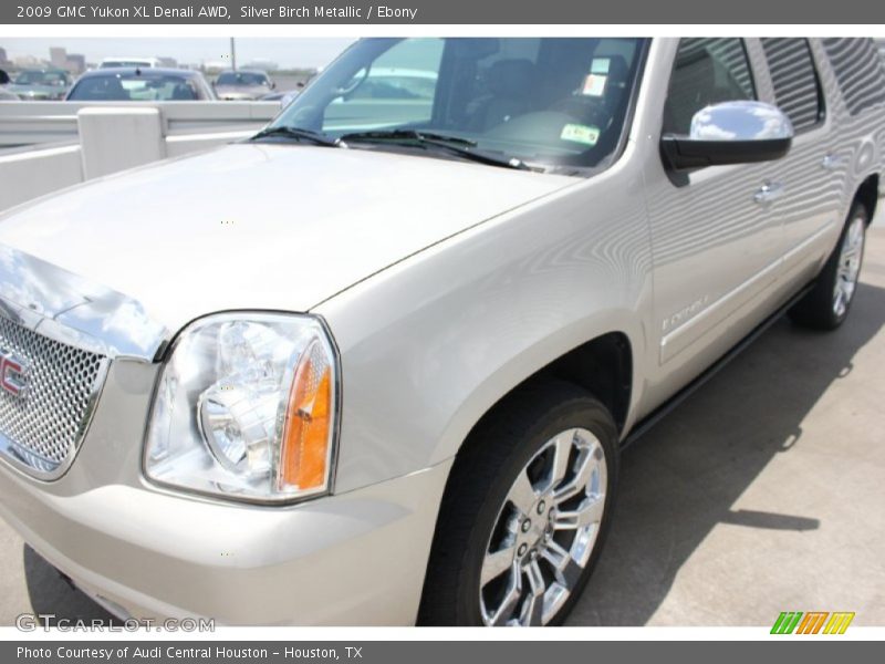 Silver Birch Metallic / Ebony 2009 GMC Yukon XL Denali AWD