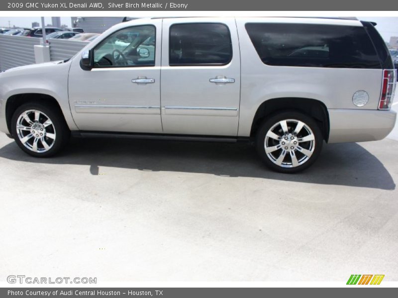Silver Birch Metallic / Ebony 2009 GMC Yukon XL Denali AWD