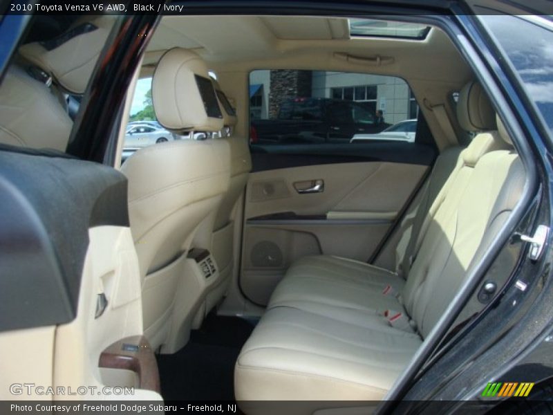 Black / Ivory 2010 Toyota Venza V6 AWD