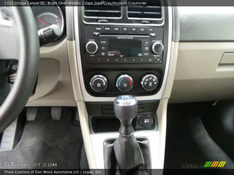 Bright Silver Metallic / Dark Slate Gray/Medium Graystone 2012 Dodge Caliber SE