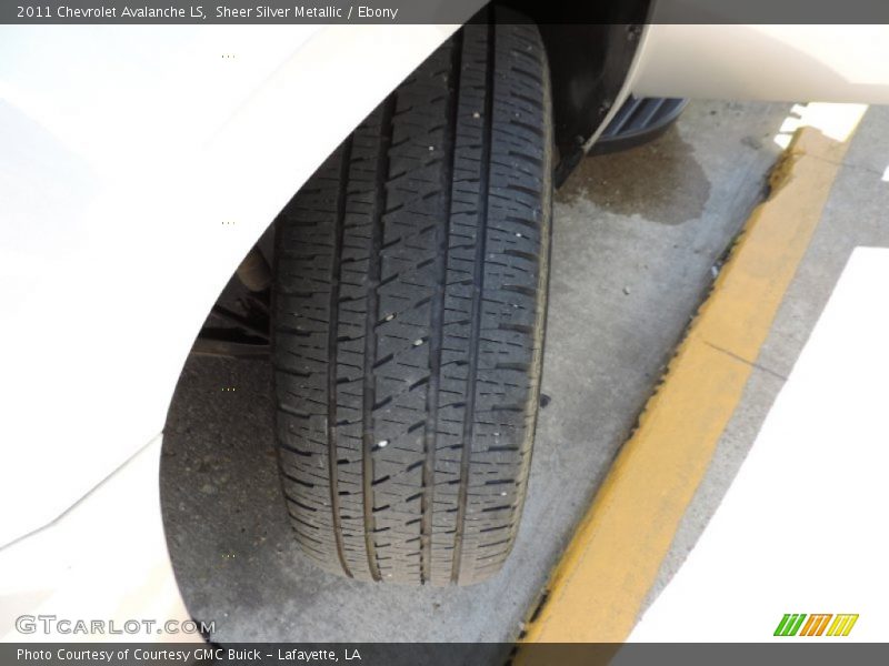 Sheer Silver Metallic / Ebony 2011 Chevrolet Avalanche LS