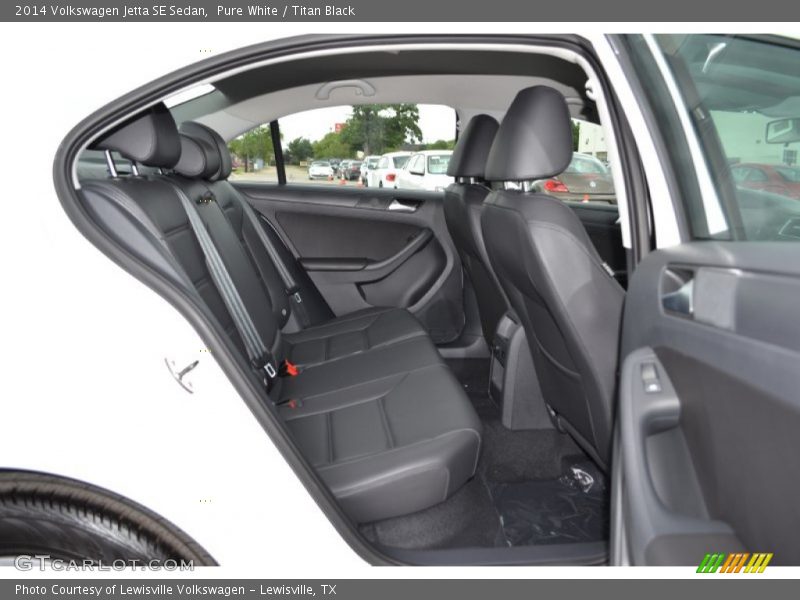 Pure White / Titan Black 2014 Volkswagen Jetta SE Sedan