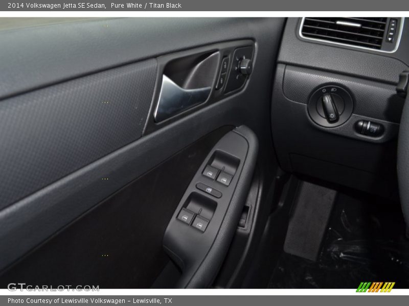 Pure White / Titan Black 2014 Volkswagen Jetta SE Sedan