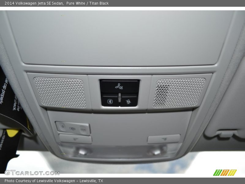 Pure White / Titan Black 2014 Volkswagen Jetta SE Sedan