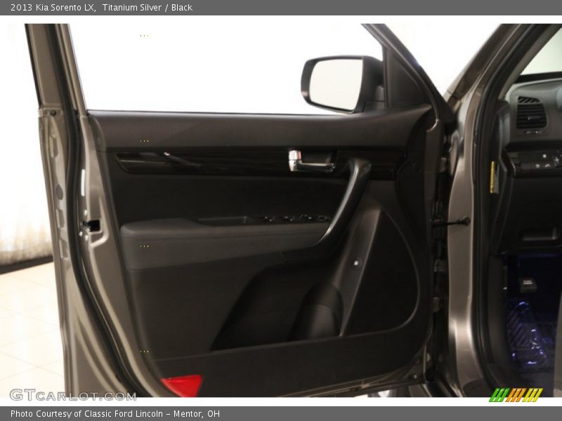 Titanium Silver / Black 2013 Kia Sorento LX