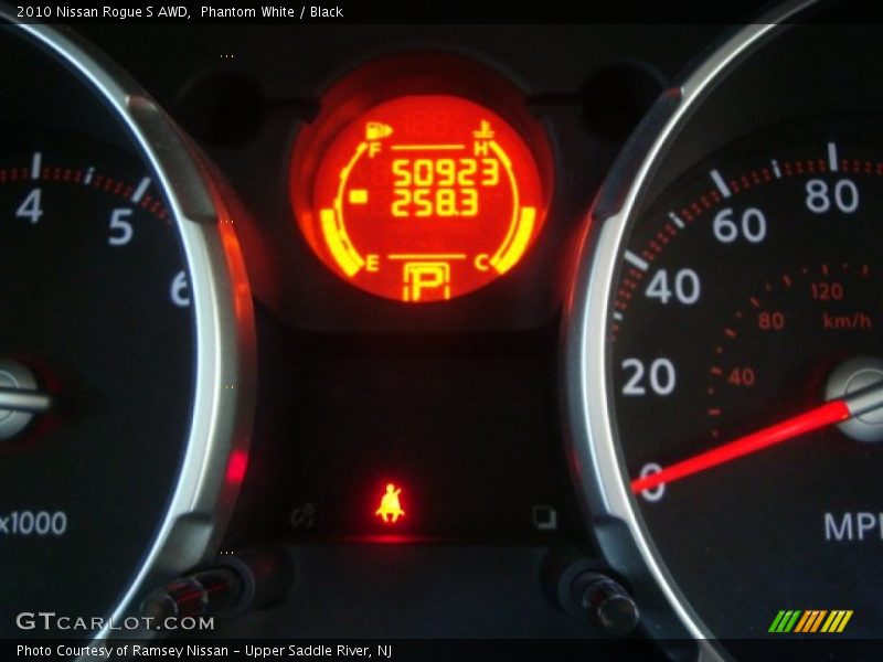 Phantom White / Black 2010 Nissan Rogue S AWD
