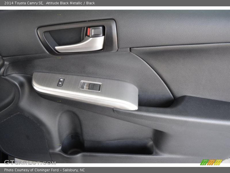 Attitude Black Metallic / Black 2014 Toyota Camry SE