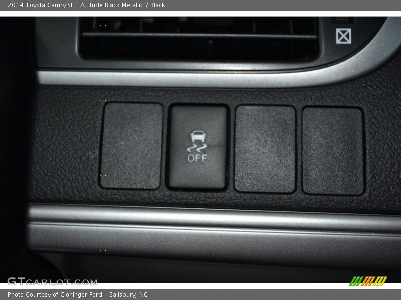 Attitude Black Metallic / Black 2014 Toyota Camry SE
