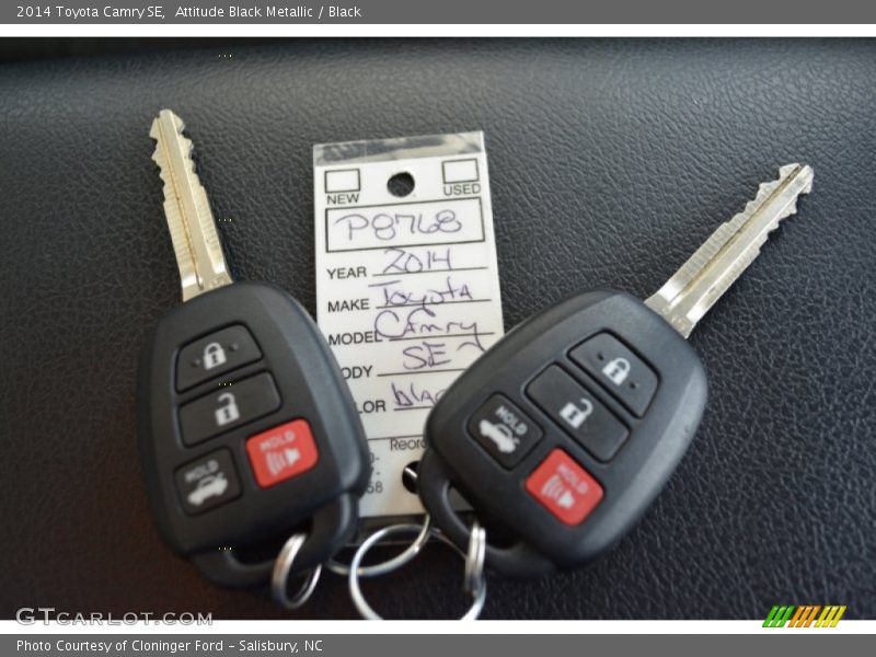 Attitude Black Metallic / Black 2014 Toyota Camry SE