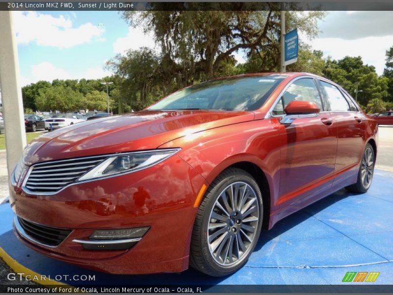 Front 3/4 View of 2014 MKZ FWD