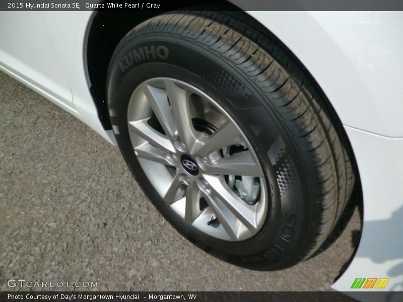 Quartz White Pearl / Gray 2015 Hyundai Sonata SE