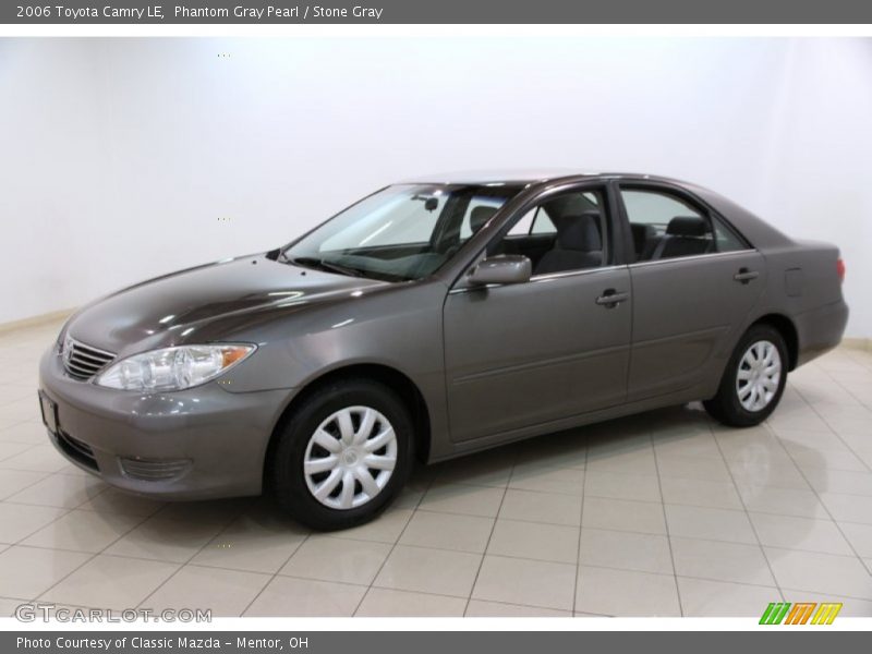 Front 3/4 View of 2006 Camry LE