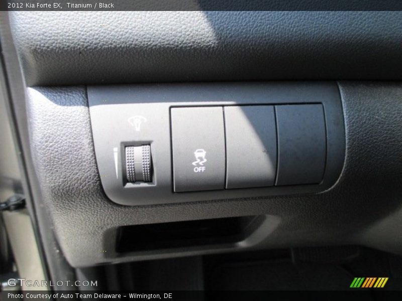 Titanium / Black 2012 Kia Forte EX