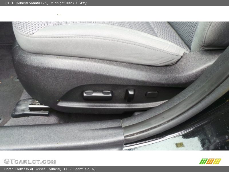 Midnight Black / Gray 2011 Hyundai Sonata GLS