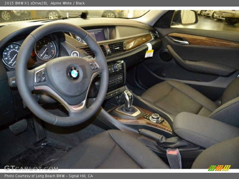 Alpine White / Black 2015 BMW X1 sDrive28i