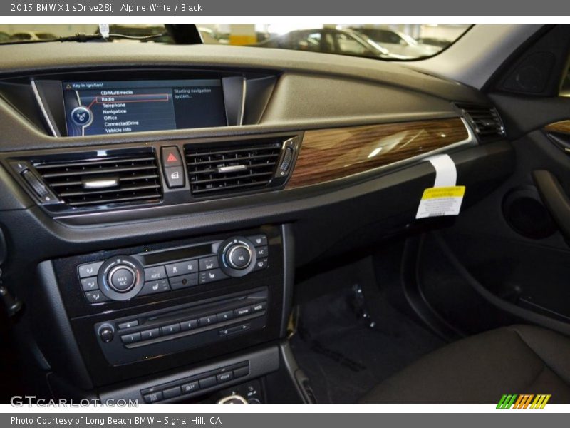 Alpine White / Black 2015 BMW X1 sDrive28i