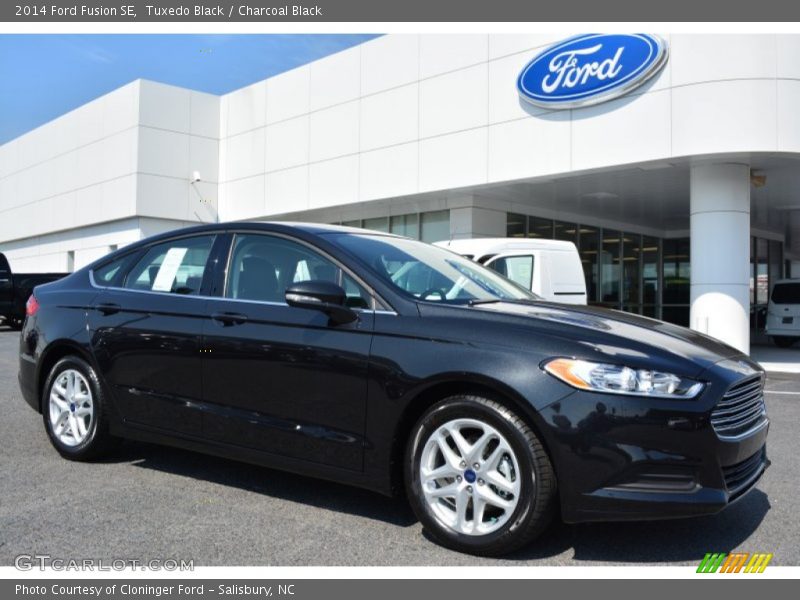 Tuxedo Black / Charcoal Black 2014 Ford Fusion SE