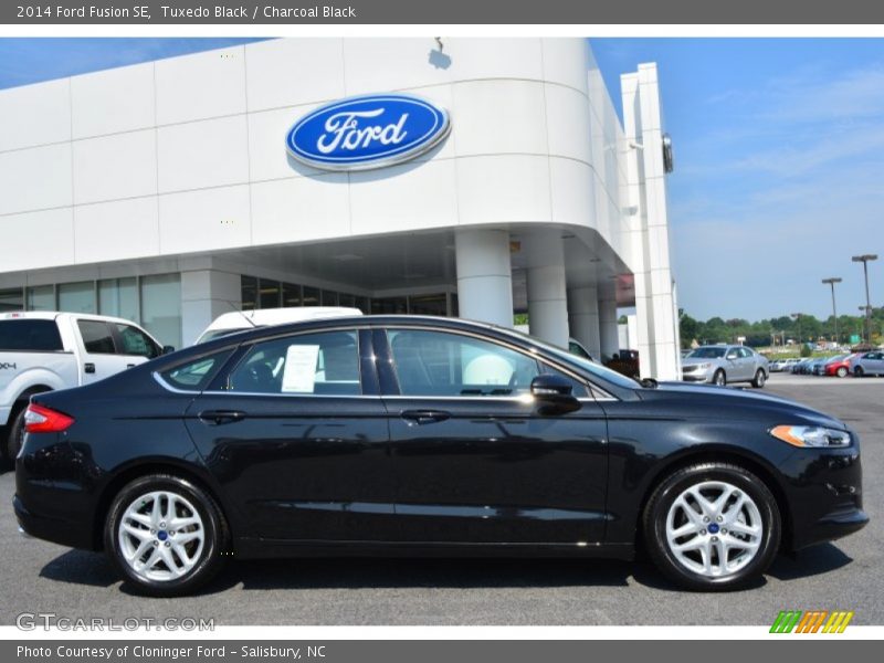 Tuxedo Black / Charcoal Black 2014 Ford Fusion SE