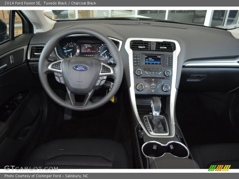 Tuxedo Black / Charcoal Black 2014 Ford Fusion SE
