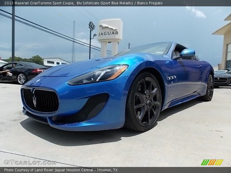 Blu Sofisticato (Sport Blue Metallic) / Bianco Pregiato 2013 Maserati GranTurismo Sport Coupe