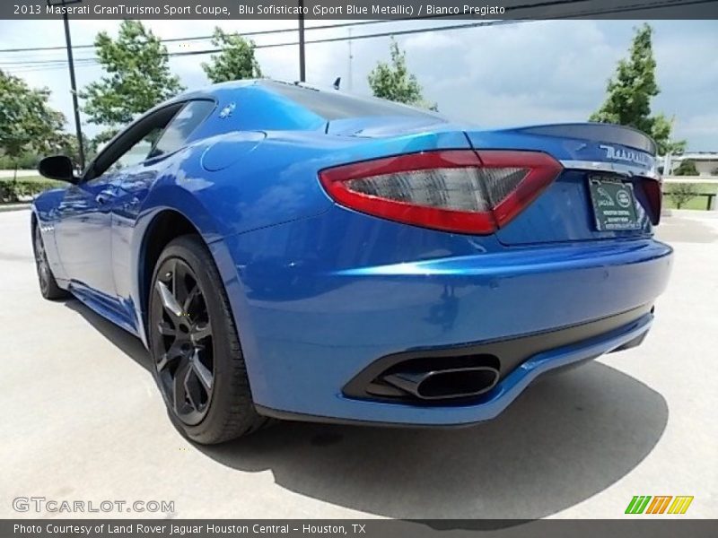 Blu Sofisticato (Sport Blue Metallic) / Bianco Pregiato 2013 Maserati GranTurismo Sport Coupe