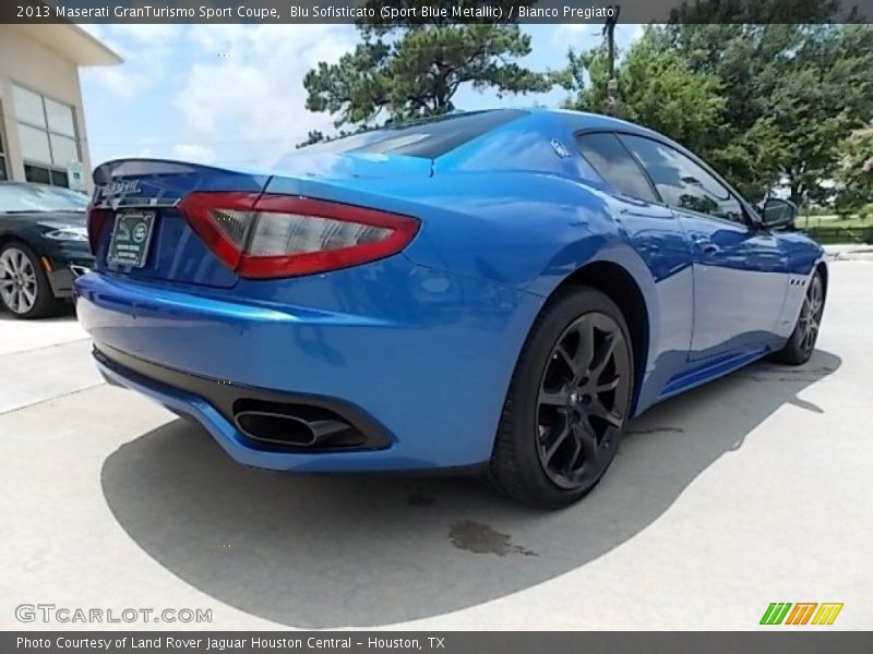 Blu Sofisticato (Sport Blue Metallic) / Bianco Pregiato 2013 Maserati GranTurismo Sport Coupe