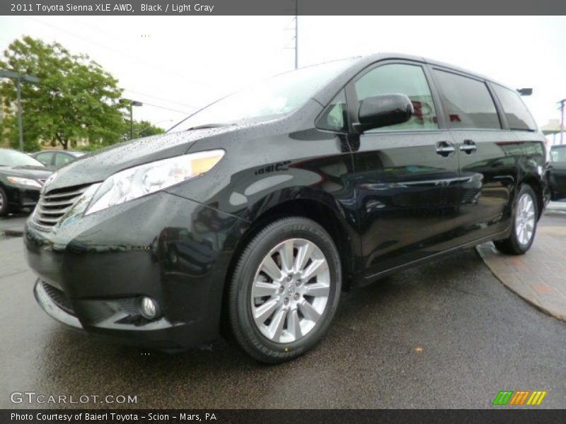 Black / Light Gray 2011 Toyota Sienna XLE AWD
