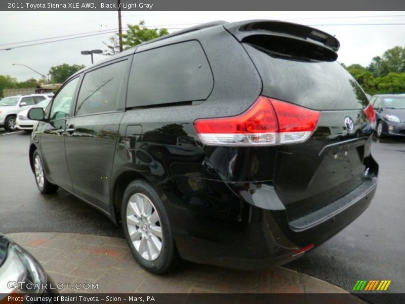 Black / Light Gray 2011 Toyota Sienna XLE AWD