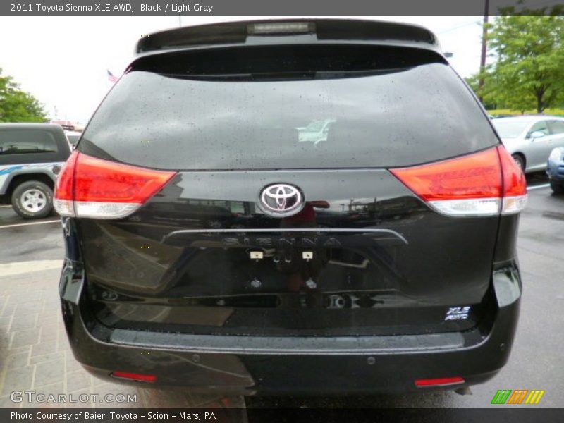 Black / Light Gray 2011 Toyota Sienna XLE AWD