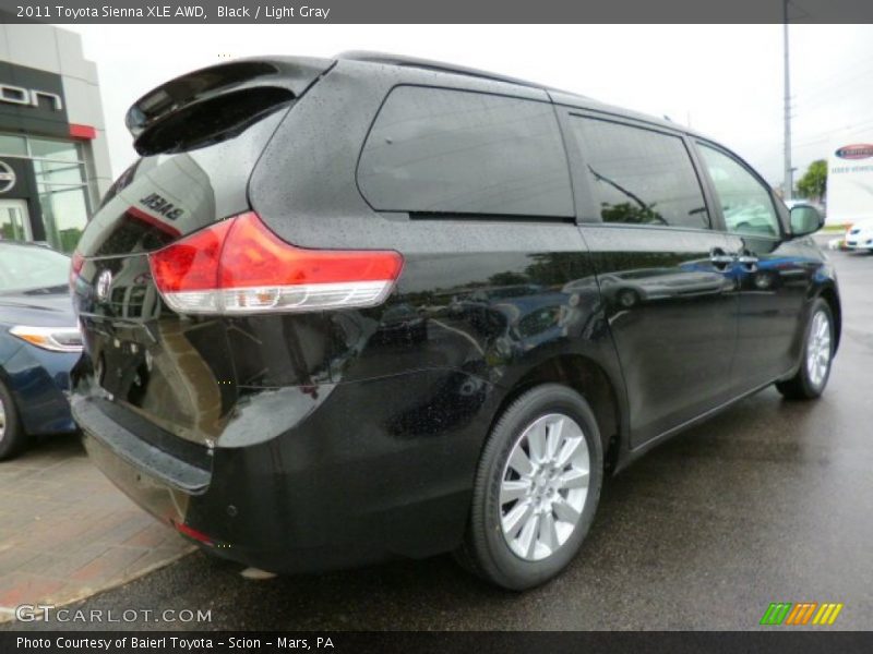 Black / Light Gray 2011 Toyota Sienna XLE AWD