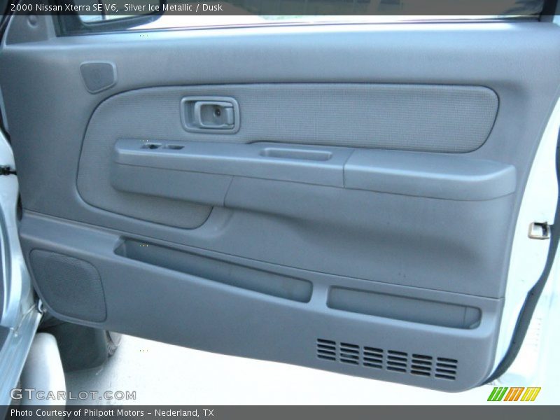 Silver Ice Metallic / Dusk 2000 Nissan Xterra SE V6