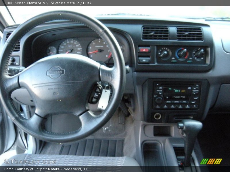 Silver Ice Metallic / Dusk 2000 Nissan Xterra SE V6