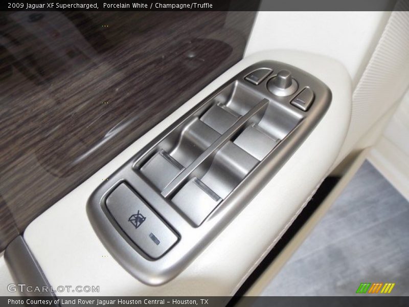 Porcelain White / Champagne/Truffle 2009 Jaguar XF Supercharged