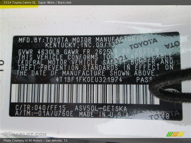 Super White / Black/Ash 2014 Toyota Camry SE
