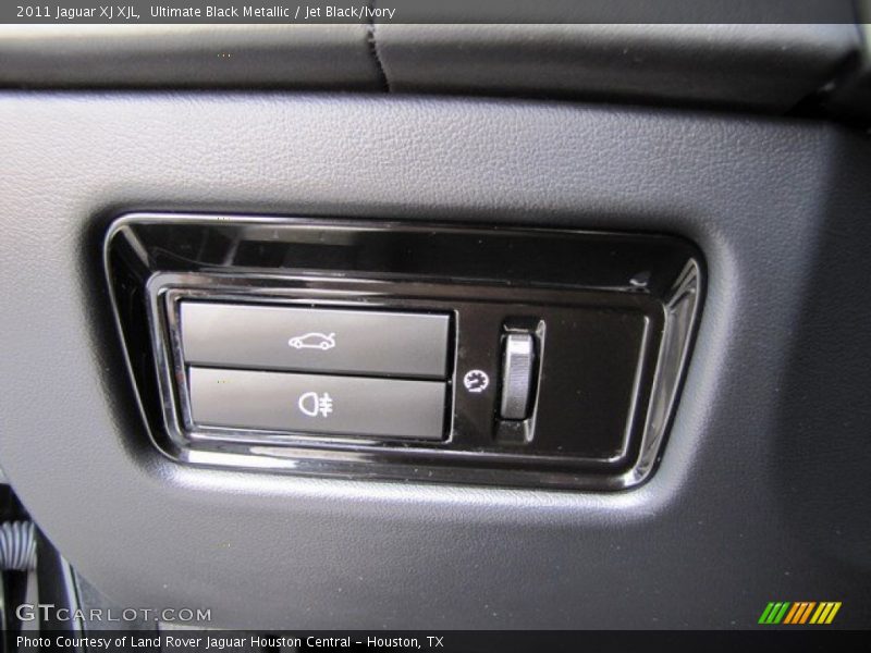 Ultimate Black Metallic / Jet Black/Ivory 2011 Jaguar XJ XJL