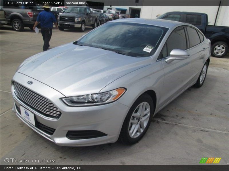 Ingot Silver / Charcoal Black 2014 Ford Fusion SE