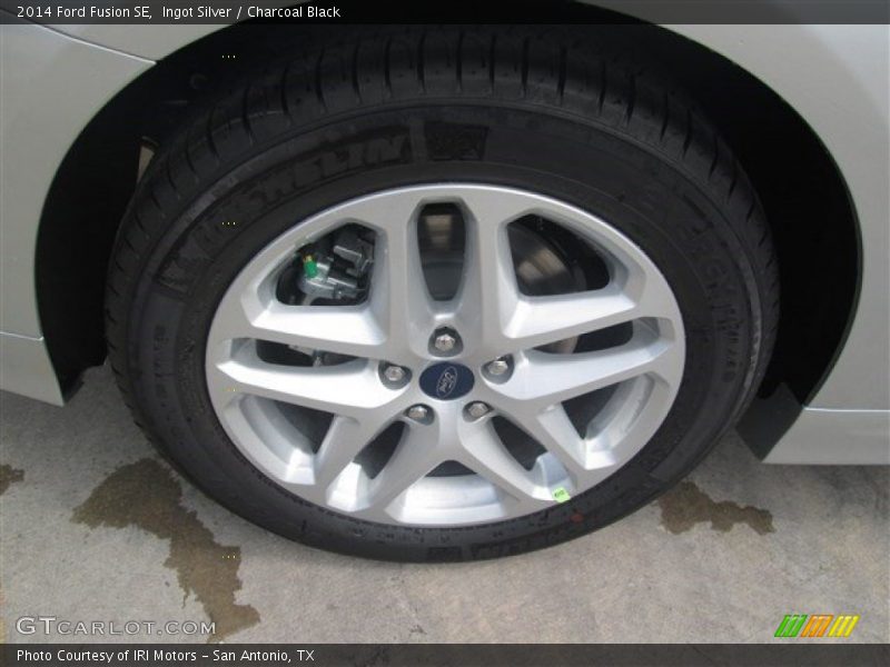 Ingot Silver / Charcoal Black 2014 Ford Fusion SE