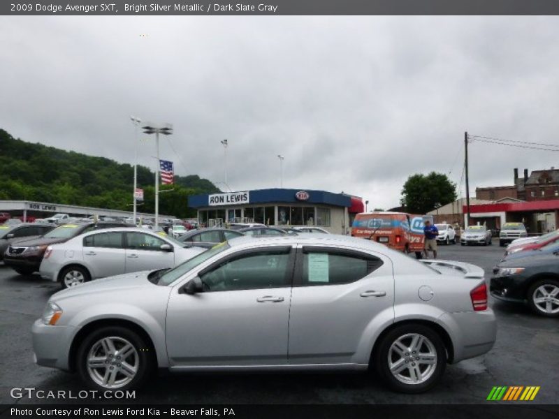 Bright Silver Metallic / Dark Slate Gray 2009 Dodge Avenger SXT