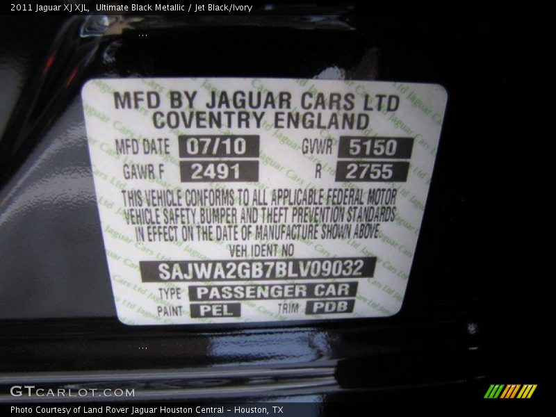 Ultimate Black Metallic / Jet Black/Ivory 2011 Jaguar XJ XJL