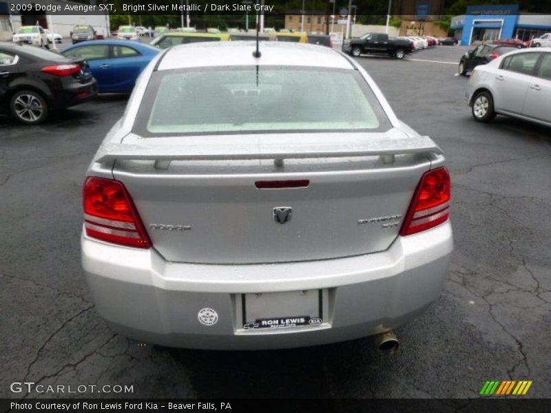 Bright Silver Metallic / Dark Slate Gray 2009 Dodge Avenger SXT