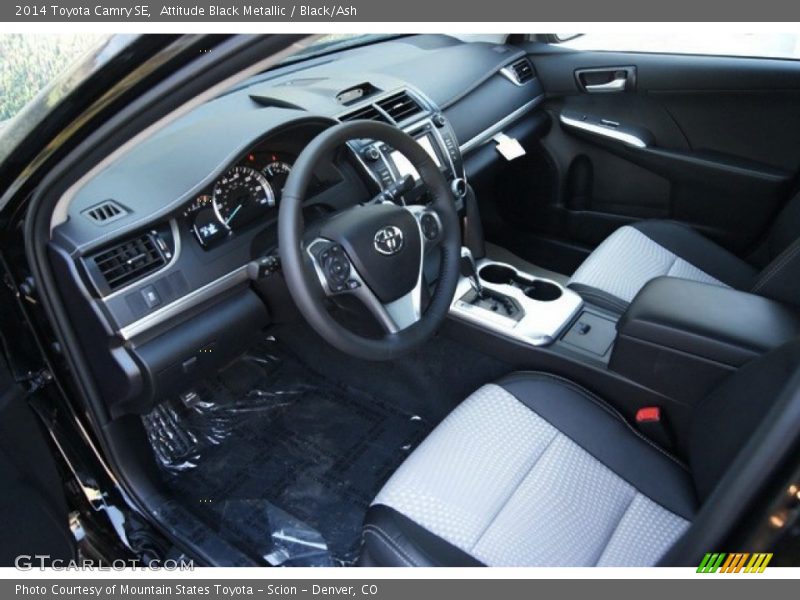 Attitude Black Metallic / Black/Ash 2014 Toyota Camry SE
